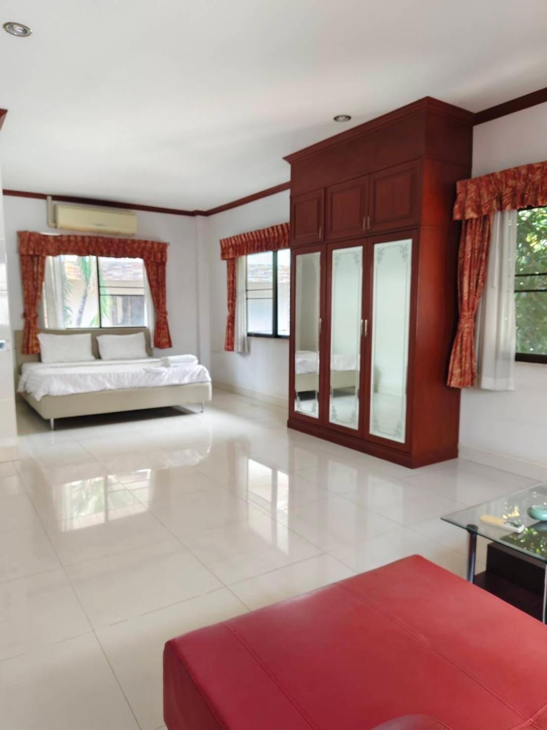 Selina Place Pattaya Exterior foto