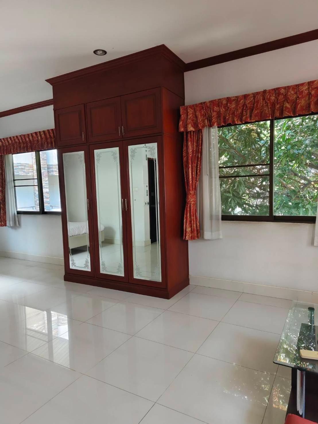 Selina Place Pattaya Exterior foto